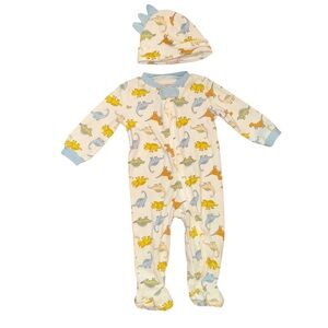 Babies’ Kyle & Deena White Long Sleeve Zip Up Pajamas/Hat Set. Size 3–6 Months.